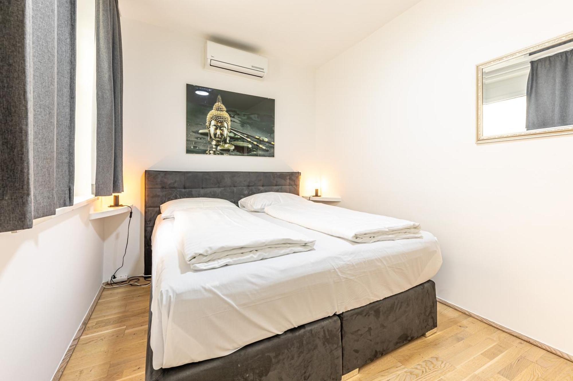 Christian Oper - Contactless Check In Appartement