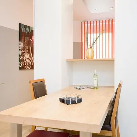 Christian Apartments Oper - Contactless Check In Vienna Esterno foto