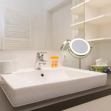 Christian Apartments Oper - Contactless Check In Vienna Esterno foto