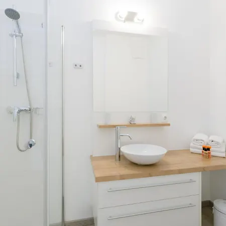Christian Apartments Oper - Contactless Check In Vienna Esterno foto